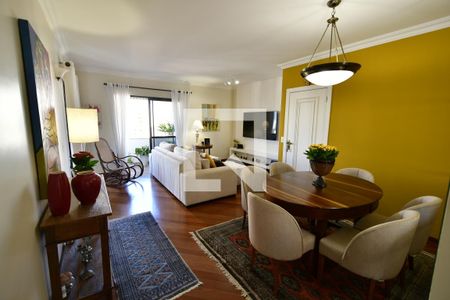 Sala de apartamento à venda com 4 quartos, 165m² em Cambuí, Campinas
