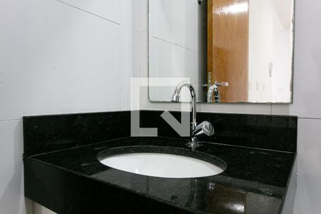 Banheiro de apartamento para alugar com 1 quarto, 27m² em Cidade Mãe do Céu, São Paulo