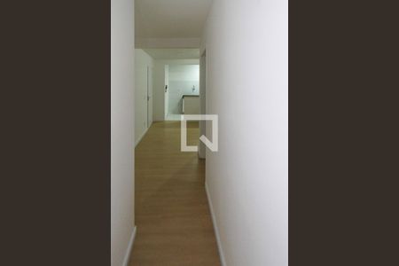 corredor de apartamento para alugar com 2 quartos, 43m² em Jardim Santa Terezinha (zona Leste), São Paulo