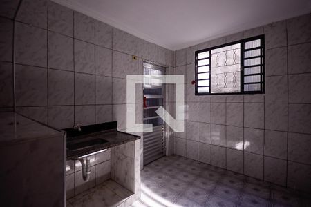 Cozinha  de casa para alugar com 1 quarto, 22m² em Vila Liviero, São Paulo