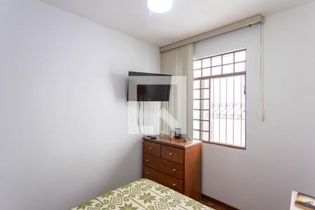 Quarto 2 de casa para alugar com 3 quartos, 130m² em Planalto, Belo Horizonte