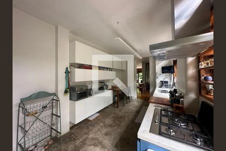 Casa à venda com 3 quartos, 320m² em Pinheiros, São Paulo