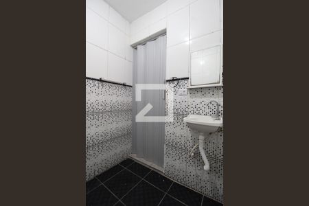 Banheiro da Suíte de casa para alugar com 2 quartos, 60m² em Vila Santa Inês, São Paulo