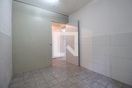 Quarto 2 de casa para alugar com 2 quartos, 60m² em Vila Santa Inês, São Paulo