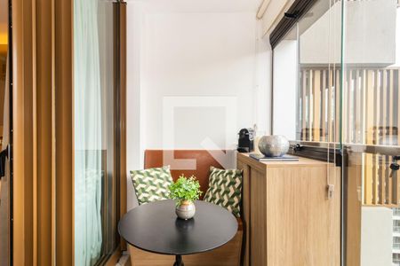 Varanda de kitnet/studio para alugar com 1 quarto, 28m² em Vila Nova Conceição, São Paulo