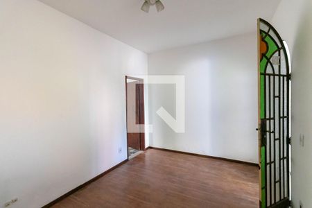 Casa para alugar com 3 quartos, 379m² em Padre Eustáquio, Belo Horizonte