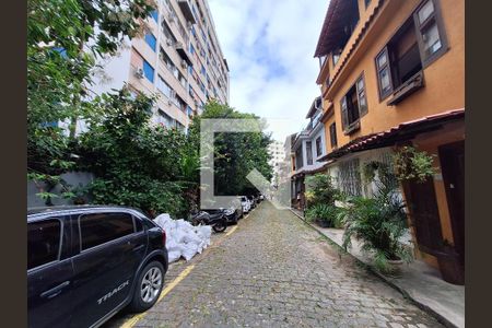 Casa à venda com 109m², 3 quartos e 1 vaga Casa à venda com 109m², 3 quartos e 1 vagaFachada
