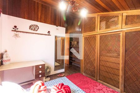 Casa para alugar com 326m², 4 quartos e 3 vagas Casa para alugar com 326m², 4 quartos e 3 vagasQuarto 4