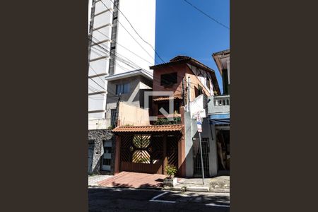 Casa para alugar com 326m², 4 quartos e 3 vagas Casa para alugar com 326m², 4 quartos e 3 vagasFachada