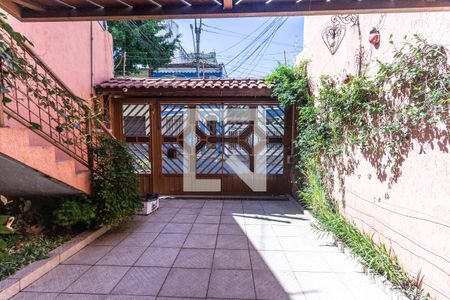 Casa para alugar com 326m², 4 quartos e 3 vagas Casa para alugar com 326m², 4 quartos e 3 vagasGaragem
