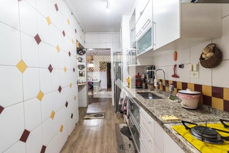 Casa para alugar com 326m², 4 quartos e 3 vagas Casa para alugar com 326m², 4 quartos e 3 vagasCozinha
