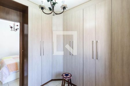 Casa para alugar com 326m², 4 quartos e 3 vagas Casa para alugar com 326m², 4 quartos e 3 vagasCloset