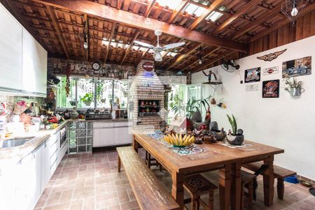 Casa para alugar com 326m², 4 quartos e 3 vagas Casa para alugar com 326m², 4 quartos e 3 vagasChurrasqueira