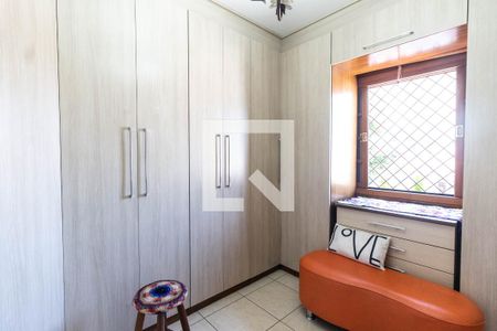Casa para alugar com 326m², 4 quartos e 3 vagas Casa para alugar com 326m², 4 quartos e 3 vagasCloset