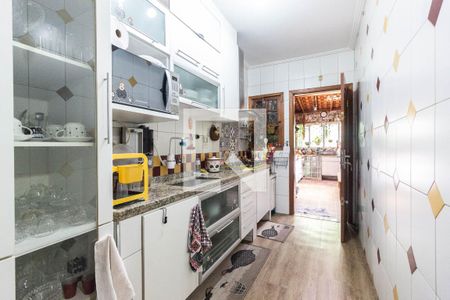 Casa para alugar com 326m², 4 quartos e 3 vagas Casa para alugar com 326m², 4 quartos e 3 vagasCozinha