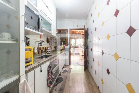 Casa para alugar com 326m², 4 quartos e 3 vagas Casa para alugar com 326m², 4 quartos e 3 vagasCozinha