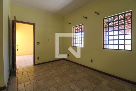 Sala de estar de casa para alugar com 3 quartos, 200m² em Jardim Santa Genebra, Campinas