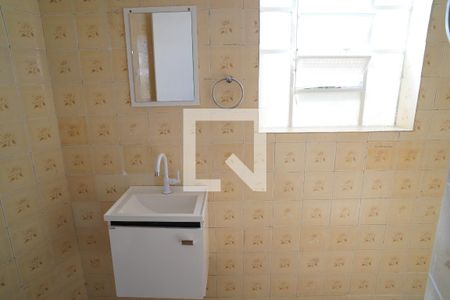 Banheiro de casa para alugar com 1 quarto, 47m² em Vila Mangalot, São Paulo