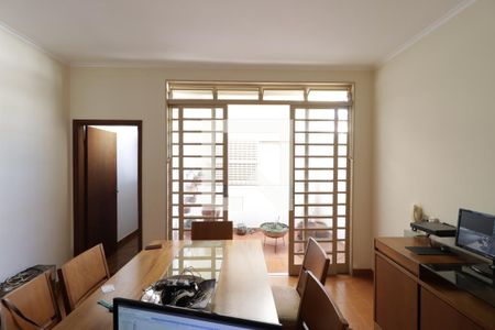 Sala de jantar  de casa para alugar com 4 quartos, 250m² em Jardim Macedo, Ribeirão Preto