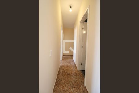 Corredor de apartamento para alugar com 3 quartos, 77m² em Vila Itapura, Campinas