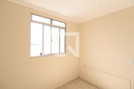 Quarto 1 de apartamento para alugar com 2 quartos, 44m² em Campo Alegre, Belo Horizonte