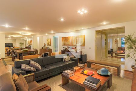 Apartamento à venda com 242m², 4 quartos e 4 vagasSala de TV