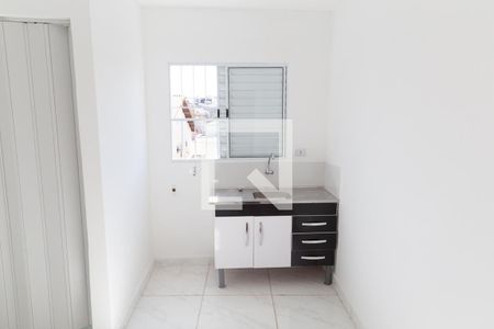 Sala/Quarto e cozinha de casa para alugar com 1 quarto, 17m² em Gopouva, Guarulhos