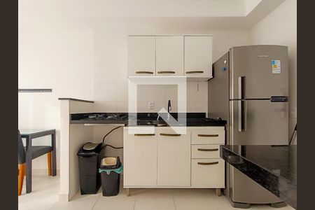 Sala e Cozinha de apartamento para alugar com 1 quarto, 27m² em Água Branca, São Paulo