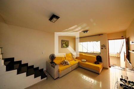 Sala de casa para alugar com 3 quartos, 217m² em Vila Olinda, São Paulo
