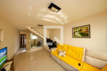 Sala de casa para alugar com 3 quartos, 217m² em Vila Olinda, São Paulo