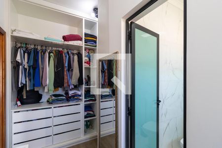 Closet e banheiro da suíte de casa à venda com 3 quartos, 207m² em Jardim Chapadão, Campinas