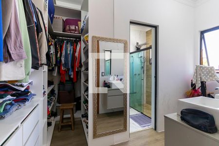 Closet e banheiro da suíte de casa à venda com 3 quartos, 207m² em Jardim Chapadão, Campinas