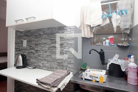 Cozinha + Área de Serviço de kitnet/studio para alugar com 1 quarto, 30m² em Cidade Baixa, Porto Alegre