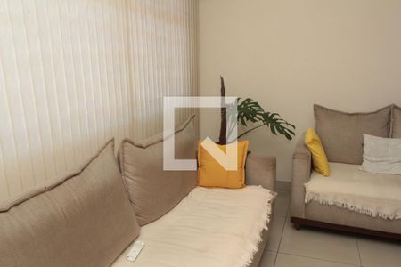 Sala de casa à venda com 2 quartos, 73m² em Floramar, Belo Horizonte