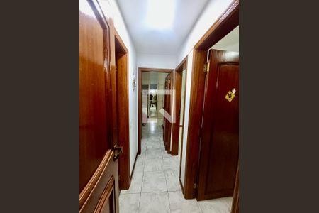 Corredor  de apartamento para alugar com 3 quartos, 94m² em Leblon, Rio de Janeiro
