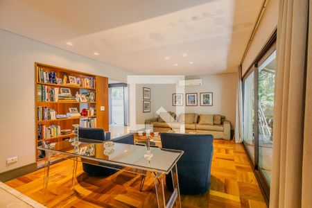 Sala de casa à venda com 4 quartos, 373m² em Alto de Pinheiros, São Paulo