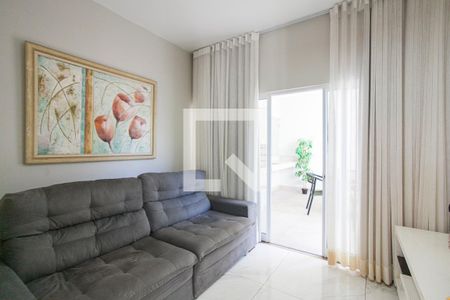 Sala de TV de casa de condomínio para alugar com 3 quartos, 360m² em Shopping Park, Uberlândia