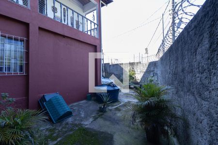 Casa à venda com 160m², 4 quartos e 3 vagas Casa à venda com 160m², 4 quartos e 3 vagasQuintal