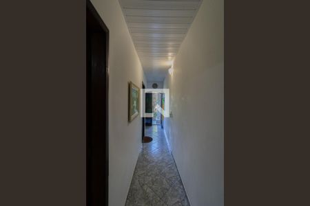 Casa à venda com 160m², 4 quartos e 3 vagas Casa à venda com 160m², 4 quartos e 3 vagasCorredor