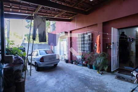 Casa à venda com 160m², 4 quartos e 3 vagas Casa à venda com 160m², 4 quartos e 3 vagasGaragem