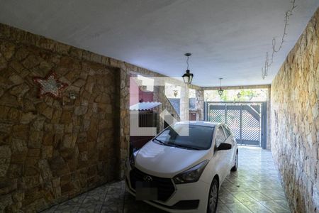Casa à venda com 160m², 4 quartos e 3 vagas Casa à venda com 160m², 4 quartos e 3 vagasGaragem