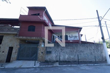 Casa à venda com 160m², 4 quartos e 3 vagas Casa à venda com 160m², 4 quartos e 3 vagasFachada