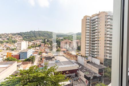 Vista Sala de apartamento para alugar com 1 quarto, 80m² em Santa Rosa, Niterói