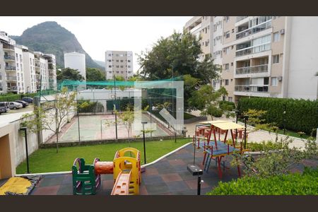 Vista do Quarto 1 de apartamento para alugar com 2 quartos, 64m² em Camorim, Rio de Janeiro