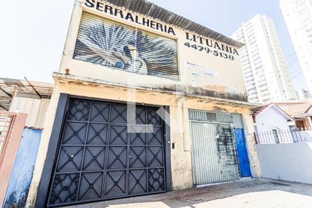 Casa para alugar com 279m², 3 quartos e 5 vagas Casa para alugar com 279m², 3 quartos e 5 vagasFachada