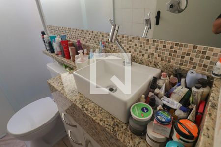 Apartamento à venda com 68m², 2 quartos e 1 vaga Apartamento à venda com 68m², 2 quartos e 1 vagaBanheiro