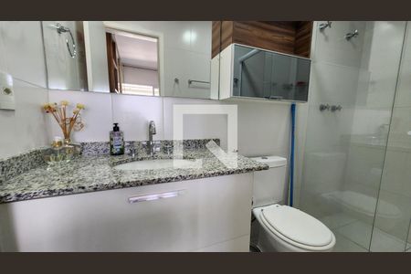 Banheiro de apartamento para alugar com 1 quarto, 48m² em Centro, Jundiaí