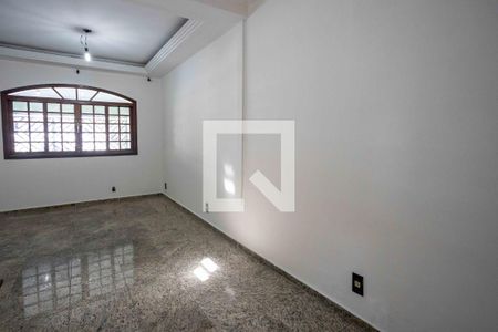Sala de TV de casa à venda com 3 quartos, 196m² em Piraporinha, Diadema