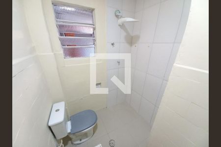 Banheiro de casa para alugar com 2 quartos, 60m² em Vila Cascatinha, São Vicente