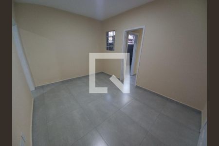 Sala de casa para alugar com 2 quartos, 60m² em Vila Cascatinha, São Vicente